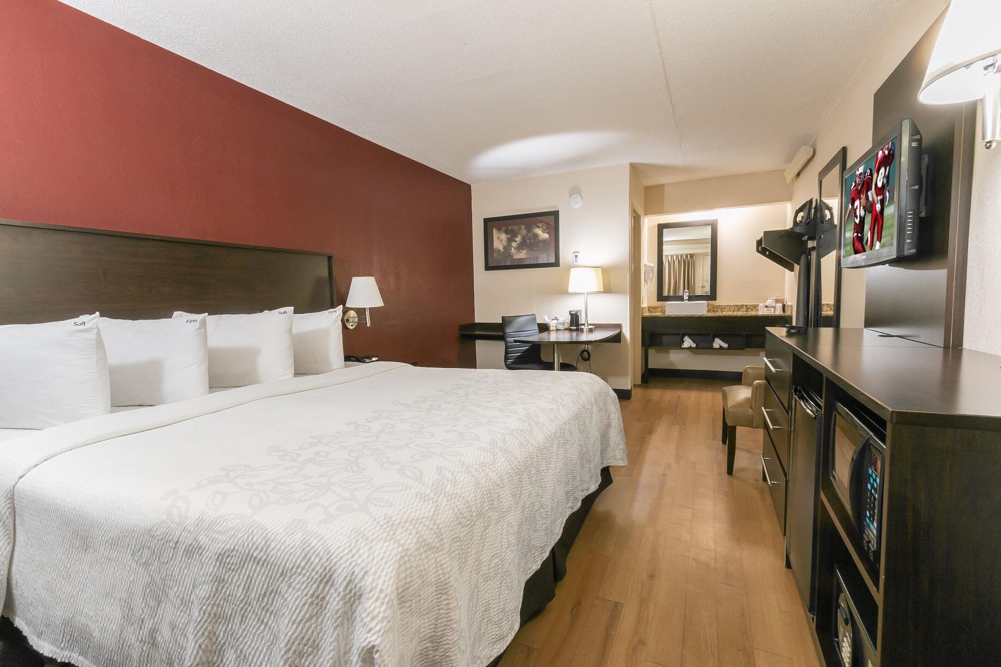 Red Roof Inn Plus+ West Springfield Bagian luar foto