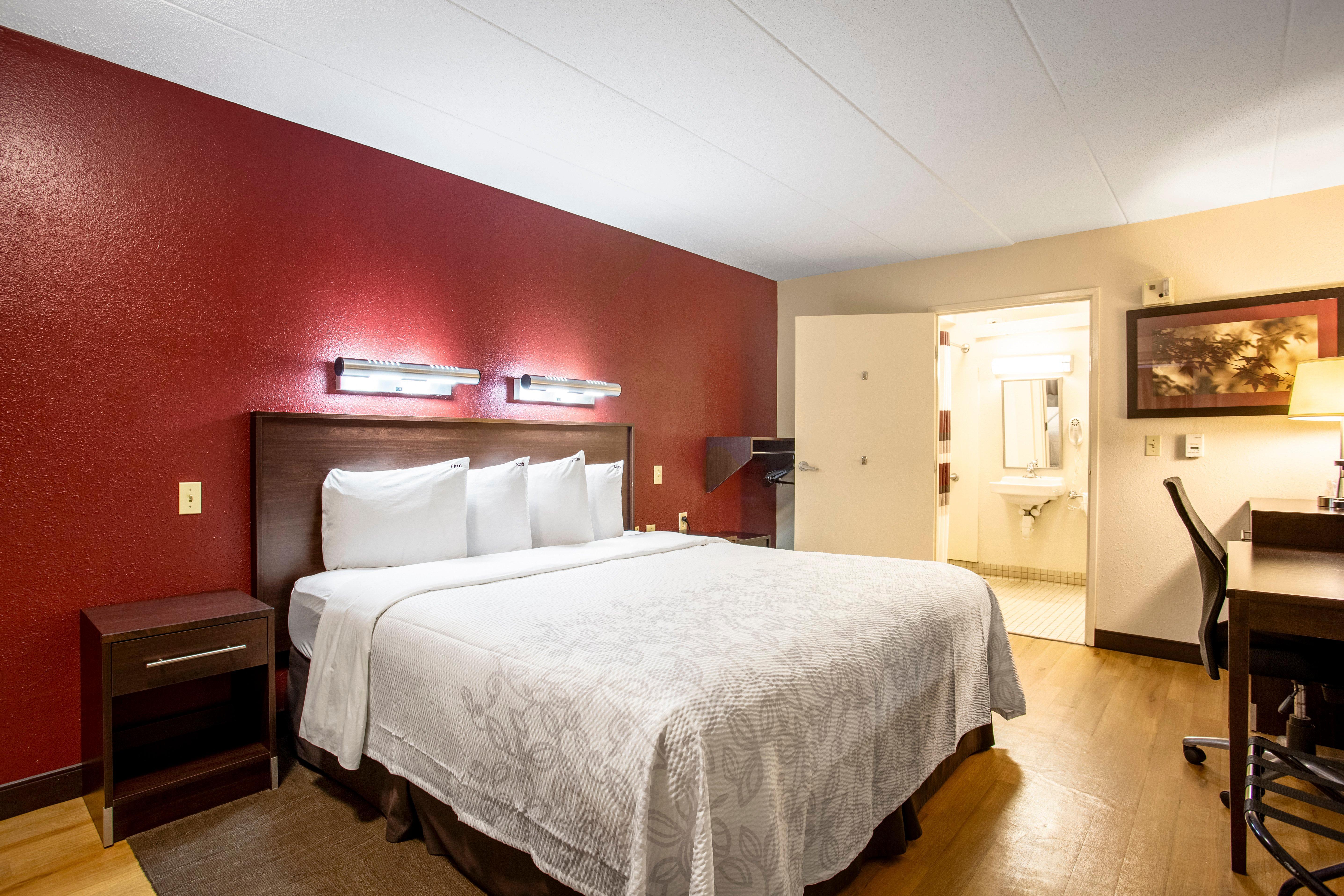 Red Roof Inn Plus+ West Springfield Bagian luar foto