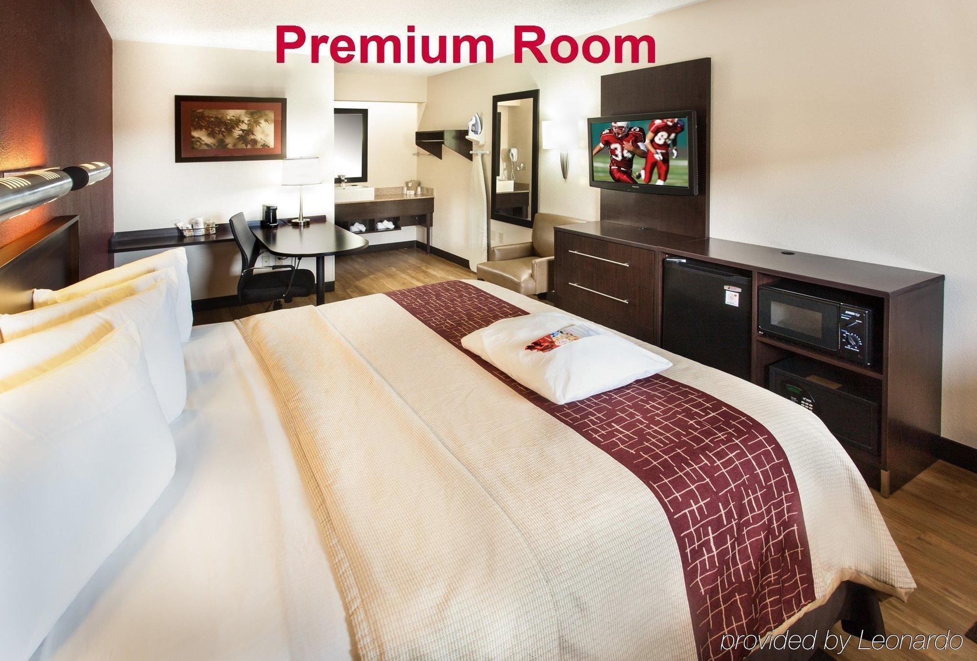 Red Roof Inn Plus+ West Springfield Bagian luar foto