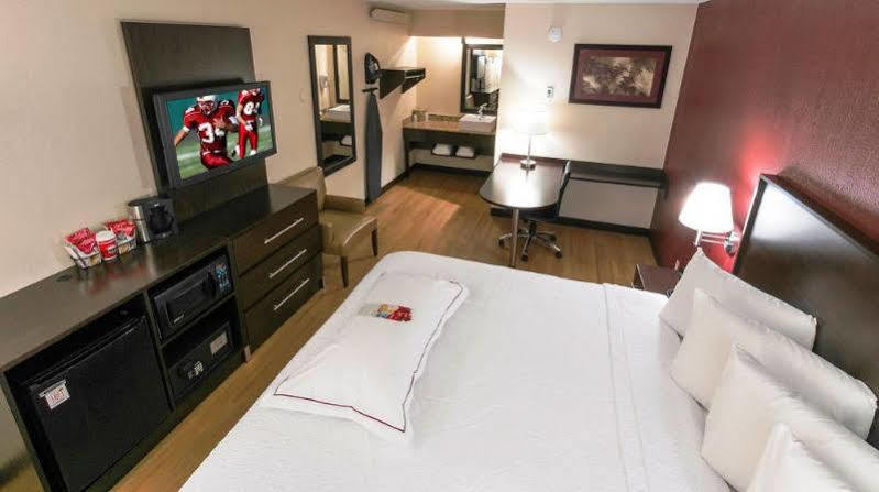 Red Roof Inn Plus+ West Springfield Bagian luar foto