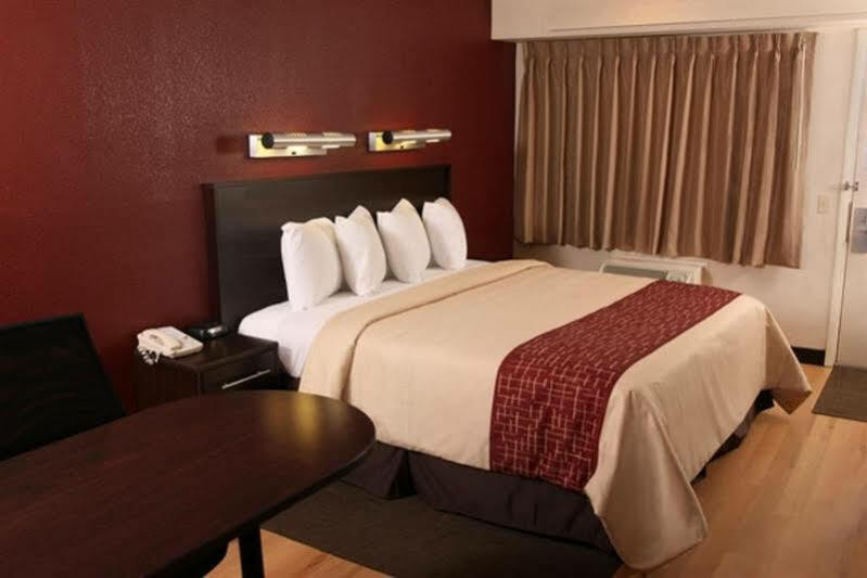 Red Roof Inn Plus+ West Springfield Bagian luar foto